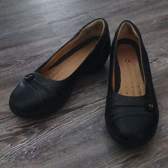 Clarks Artisan Unstructured black dress show with heel  Sz 7.5 - Picture 2 of 8